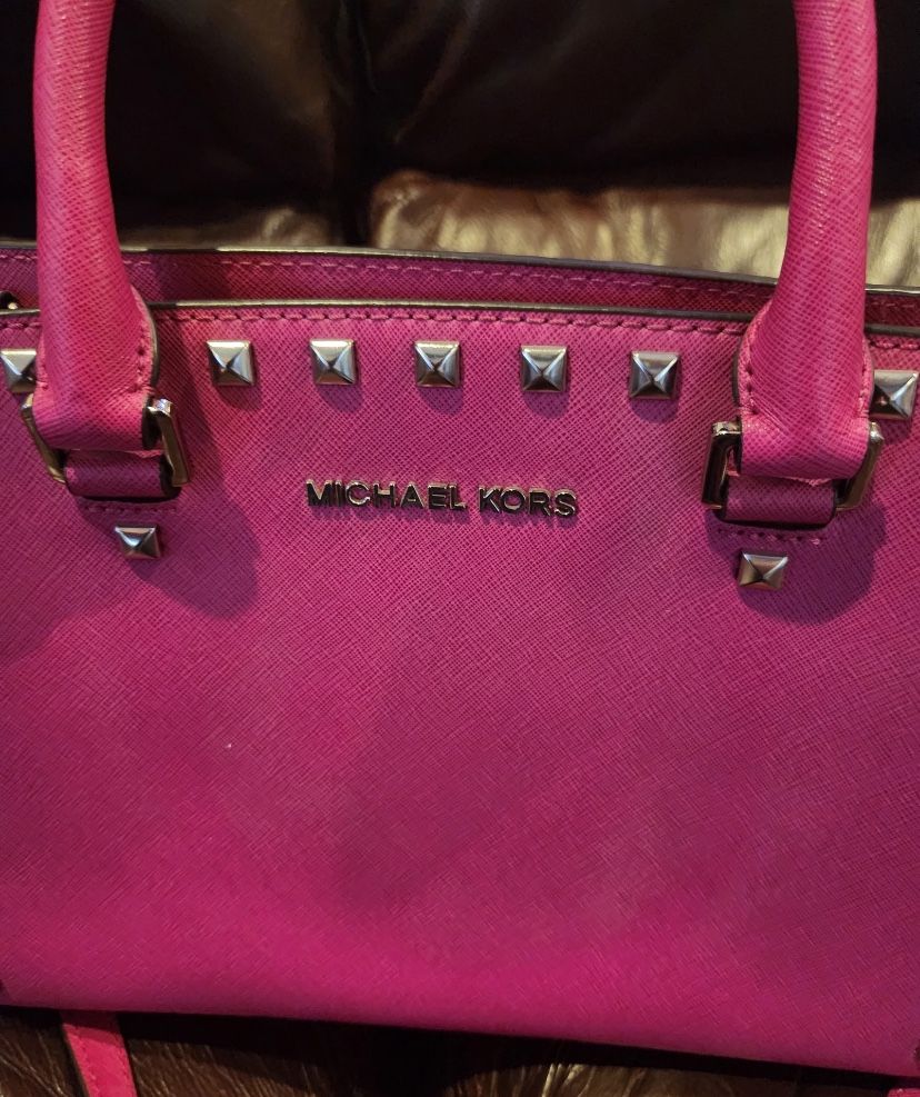 Michael Kors Purse Perfect For Mother’s Day!