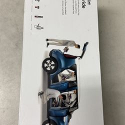 New Dyson V7 Car+Boat Cordless Handheld Vacuum.