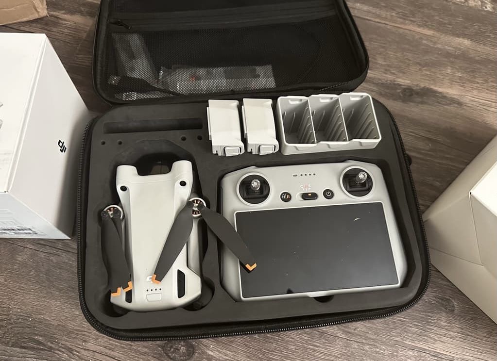DJI drone mini 3 pro with Fly More kit