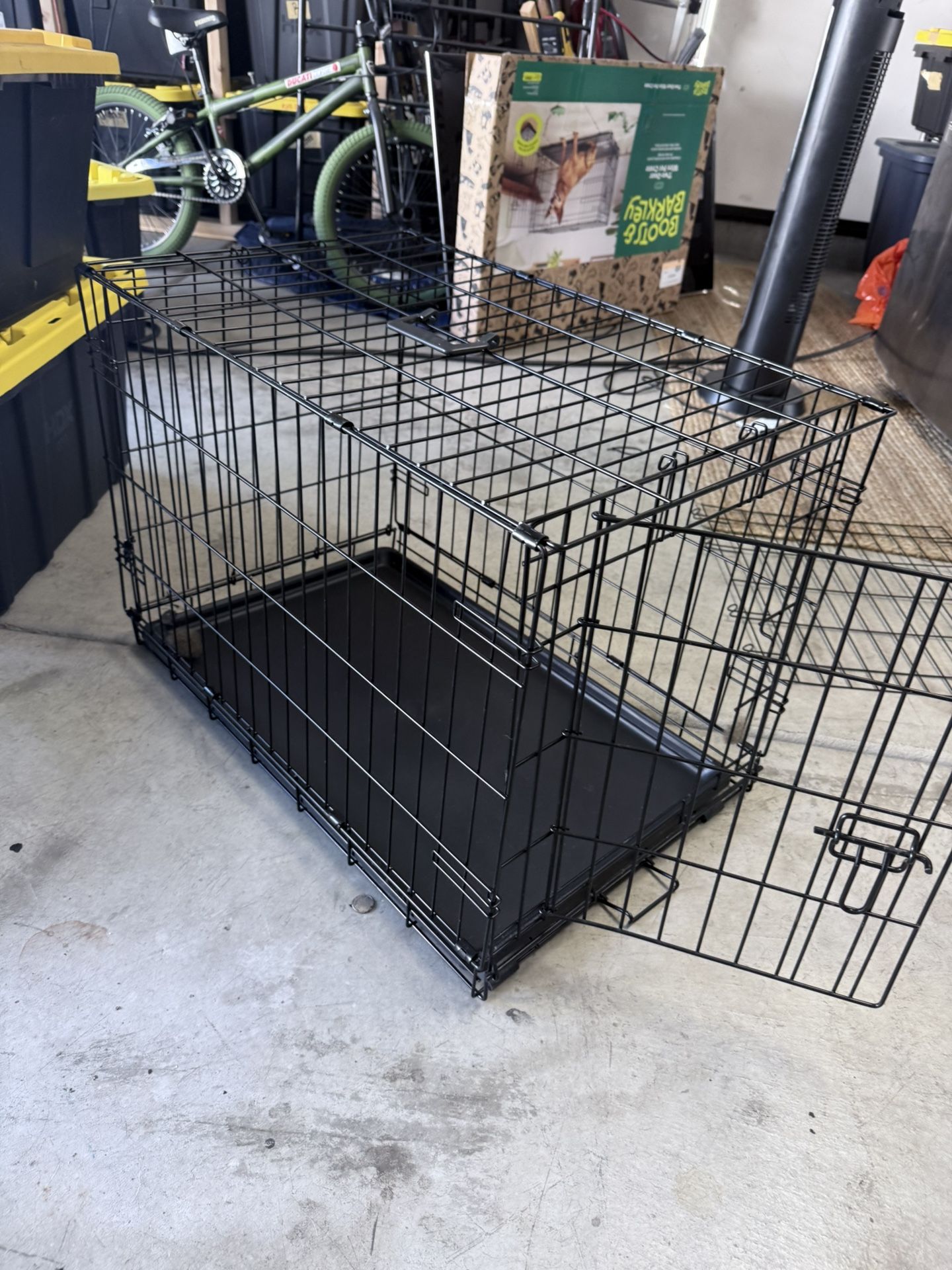 Animal Crate- Medium