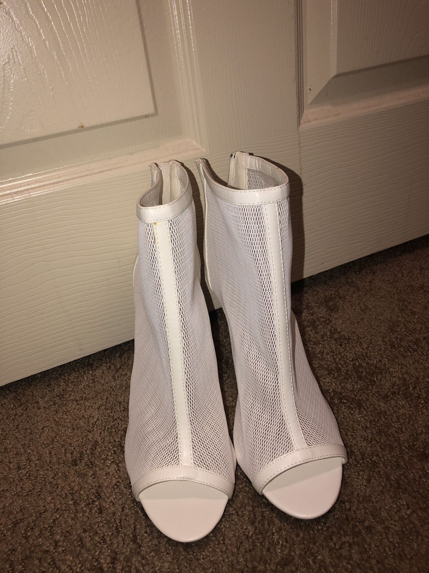 White Shoedazzle Heels