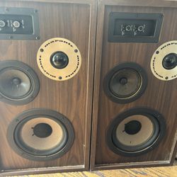 Vintage Stereo Equipment: Pair Of Marantz HD-55 Speakers