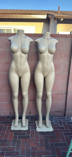 2 mannequins