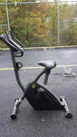 �Gold's Gym Power Spin 210 U Exercise Bike (w/ Power Supply)�