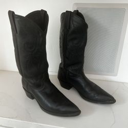 Vintage Black Women’s Cowboy Boots For Sale 