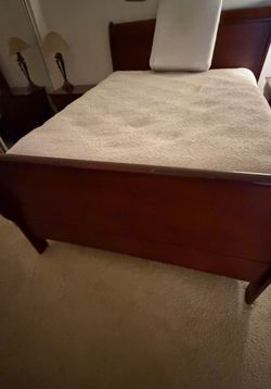 Queen bed with mattress