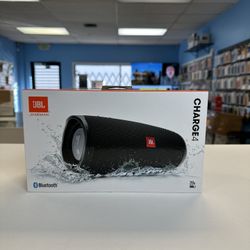 JBL Charge 4 Bluetooth Speaker - Black New