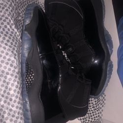 Jordan Cap & Gown 11s 9.5M