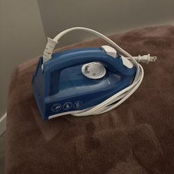 BLACK+DECKER Easy Steam Compact Iron for Clothes, Automatic Shutoff, Nonstick Plate, Light Weight, 1200 Watts