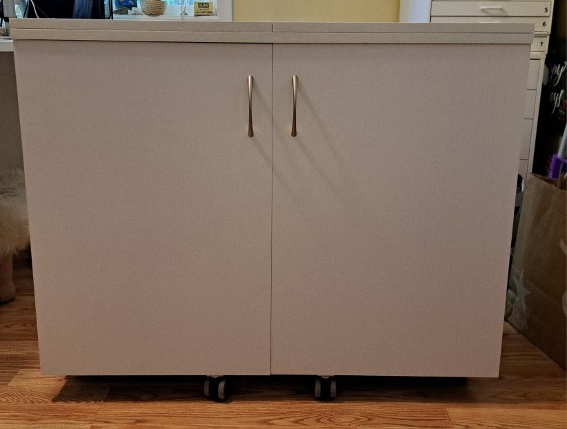 HORN Gemini XL Sewing Machine Cabinet Offer