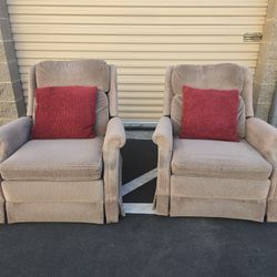 Pair of individual sofa recliners / par de sillones reclinables