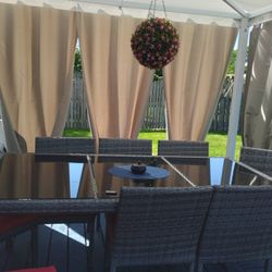 Patio Table And 4 Chairs 