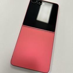 Samsung Galaxy Z Flip 7 5G ( UNLOCKED ) ( DEAD PIXEL ON SCREEN ) 