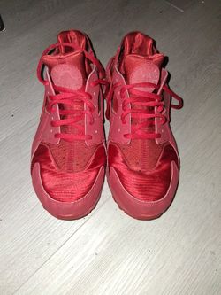 Nike Air Huarache Triple Red