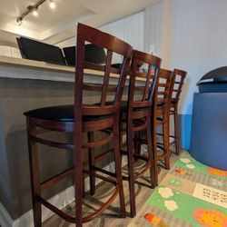 4 Wooden Bar Stools With Backrests