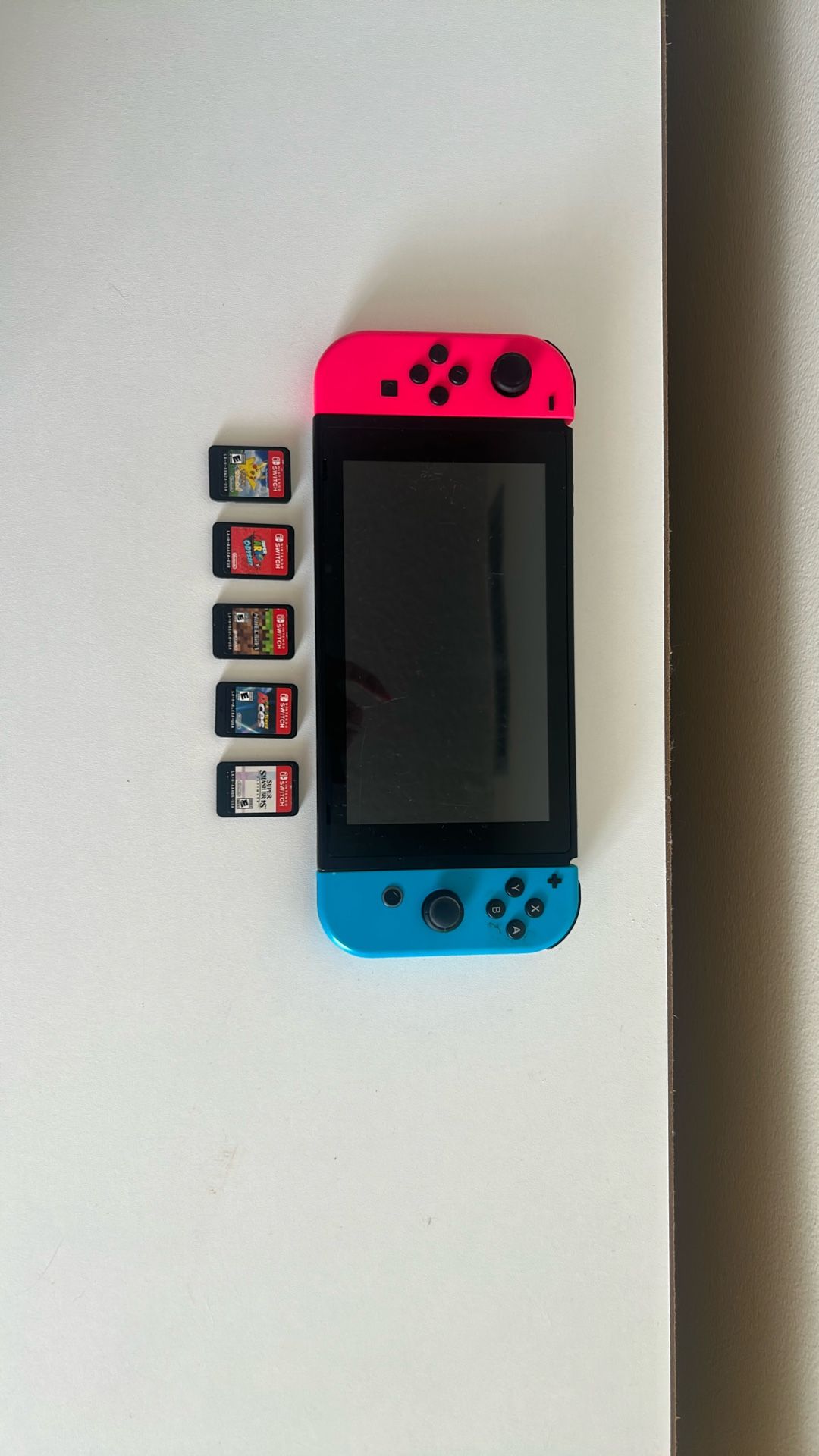 Nintendo Switch + 5 Games + Case