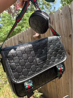 CROSSBODY