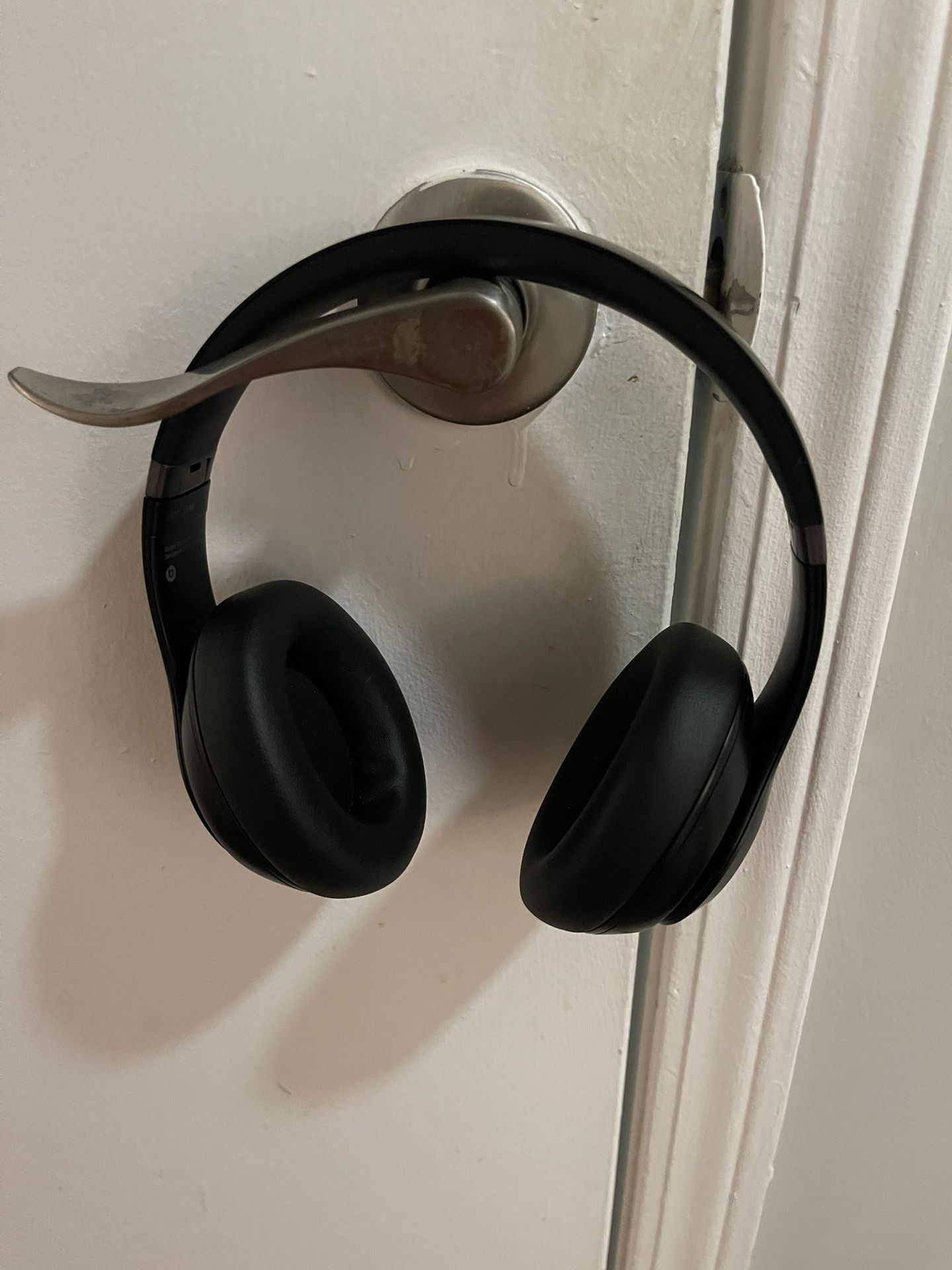 Beats - Studio Pro - Wireless Noise Cancelling Over-the-Ear Headphones - Black