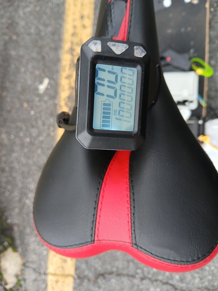 Electric Hovertrike, Skateboard 1000w 25mph 55miles Range 220lbs Riders Weight