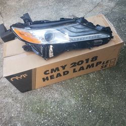 2018 Toyota Rh HEADLIGHT