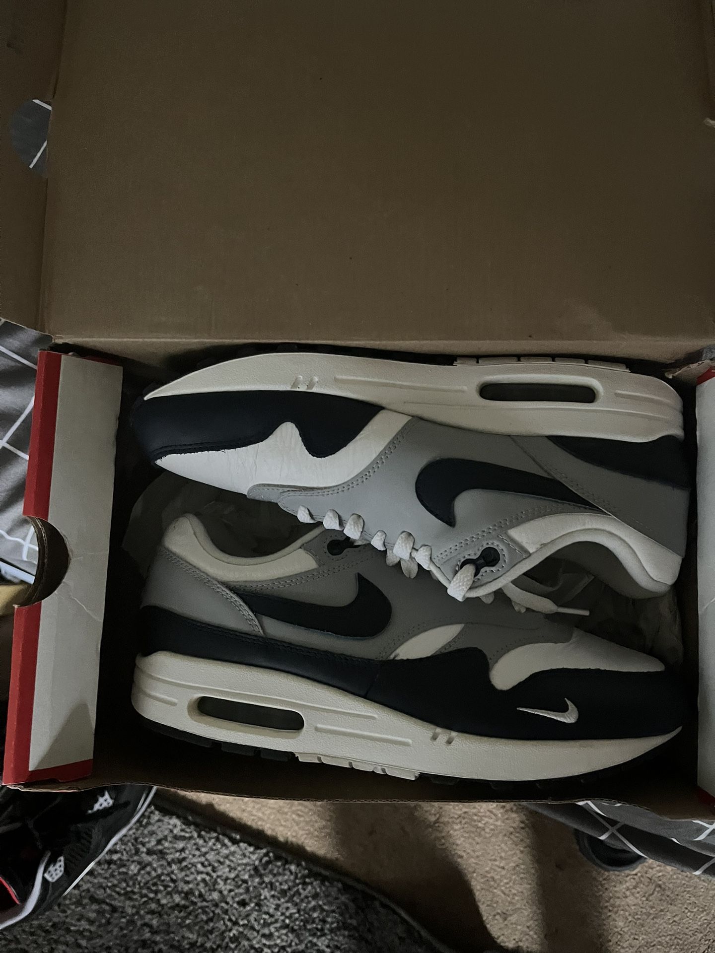 Nike Air Max Lv8 Obsidian