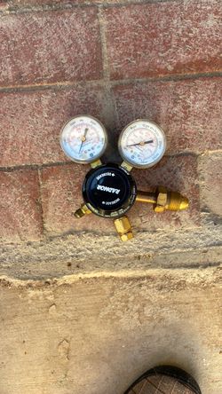 RADNOR gas pressure and flow gauge regulator