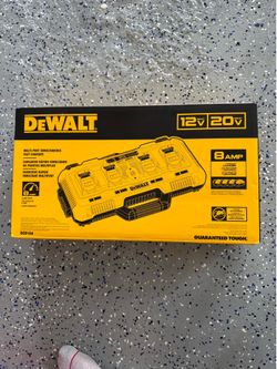 Dewalt XR  4-Port Lithium-Ion Battery Charger 12V/20V/60V with 8AH charging power BRAND NEW