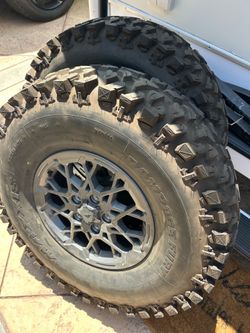 Stock Polaris Pro R wheels