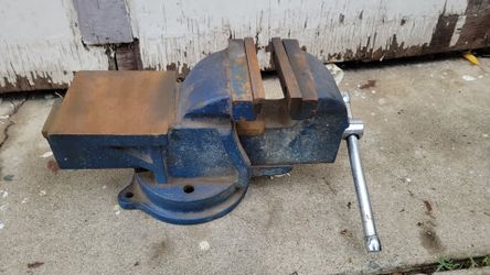 Blue Swivel Heavy-Duty  Bench Vise
