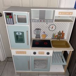 Play Kitchen