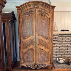 7 Foot Tall Henredon French Louis XV Style 2 Door Armoire