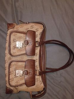 AUTHENTIC Dooney&Bourke Purse