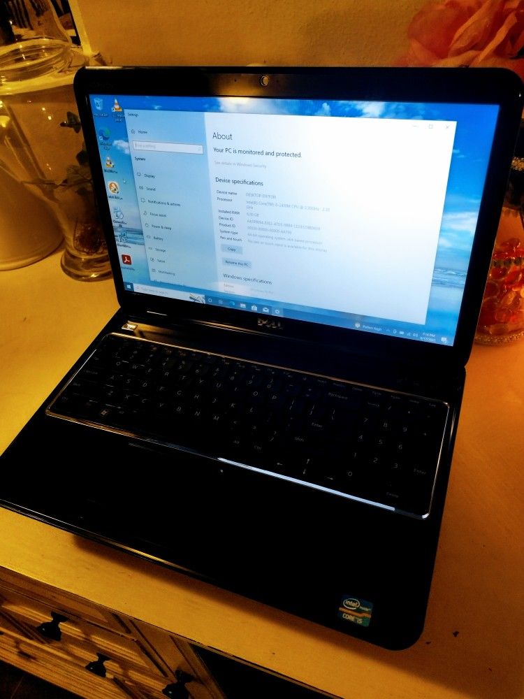 Dell Inspiron N5510 Core i5 laptop with 8 GB of RAM and a 640 gig hard drive with Windows 10 pro
Webcam
Wi-Fi
Overall very good condition