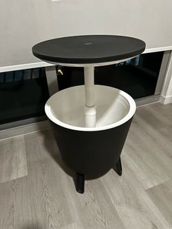 Modern Cool Bar / Cooler