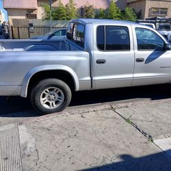 2004 Dodge Dakota 