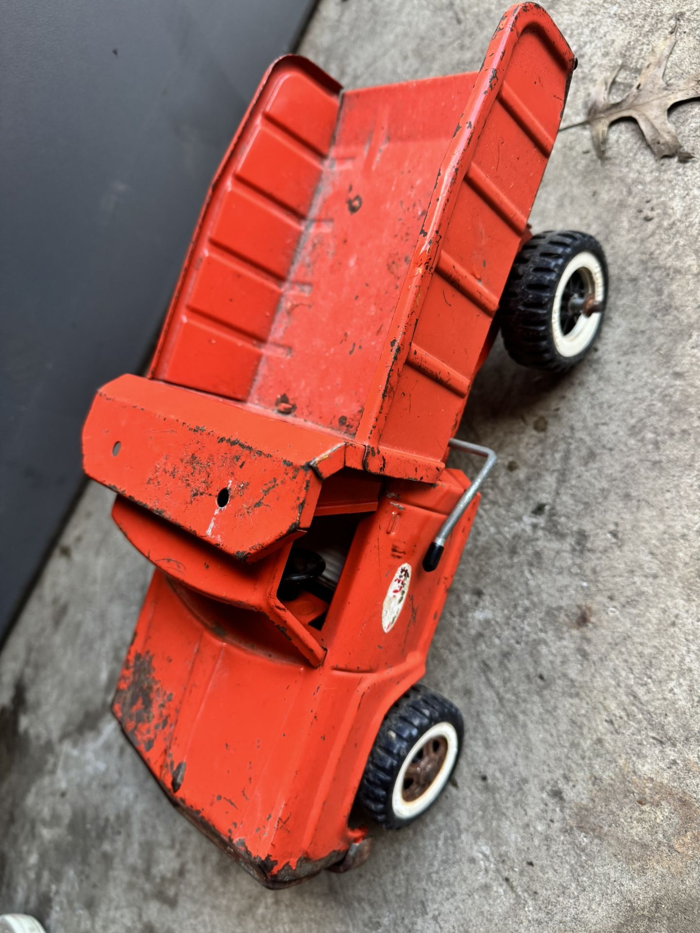 Vintage 1974-75 Tonka Toys Pressed Steel Orange Dump Truck #2315 