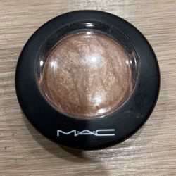 MAC Mineralize Skinfinish A16 Global Glow
