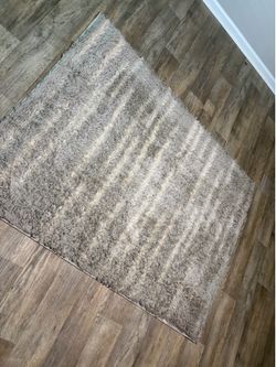 Gray & Cream/Soft White 5.2x7 Rug