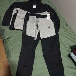 Nike Tech Suit Read Below