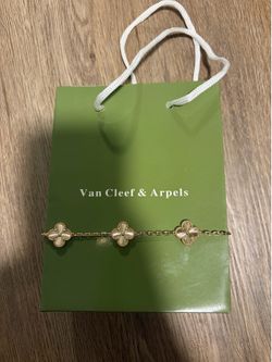 Gold Clover Bracelet