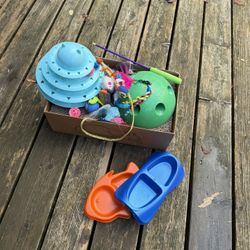๐ฑ Cat Toy & Feeding Bundle โ Scratch Box, Toys, & Bowls!