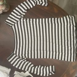 “GUESS” Black and white striped long Sleeve Top