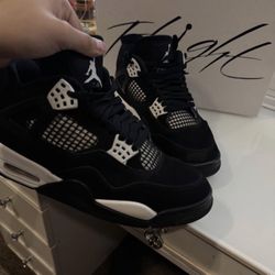 Air Jordan 4 Retro 'White Thunder'