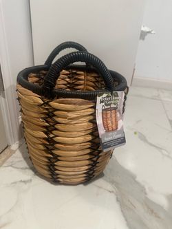 Better Homes & Gardens Woven Basket Planter