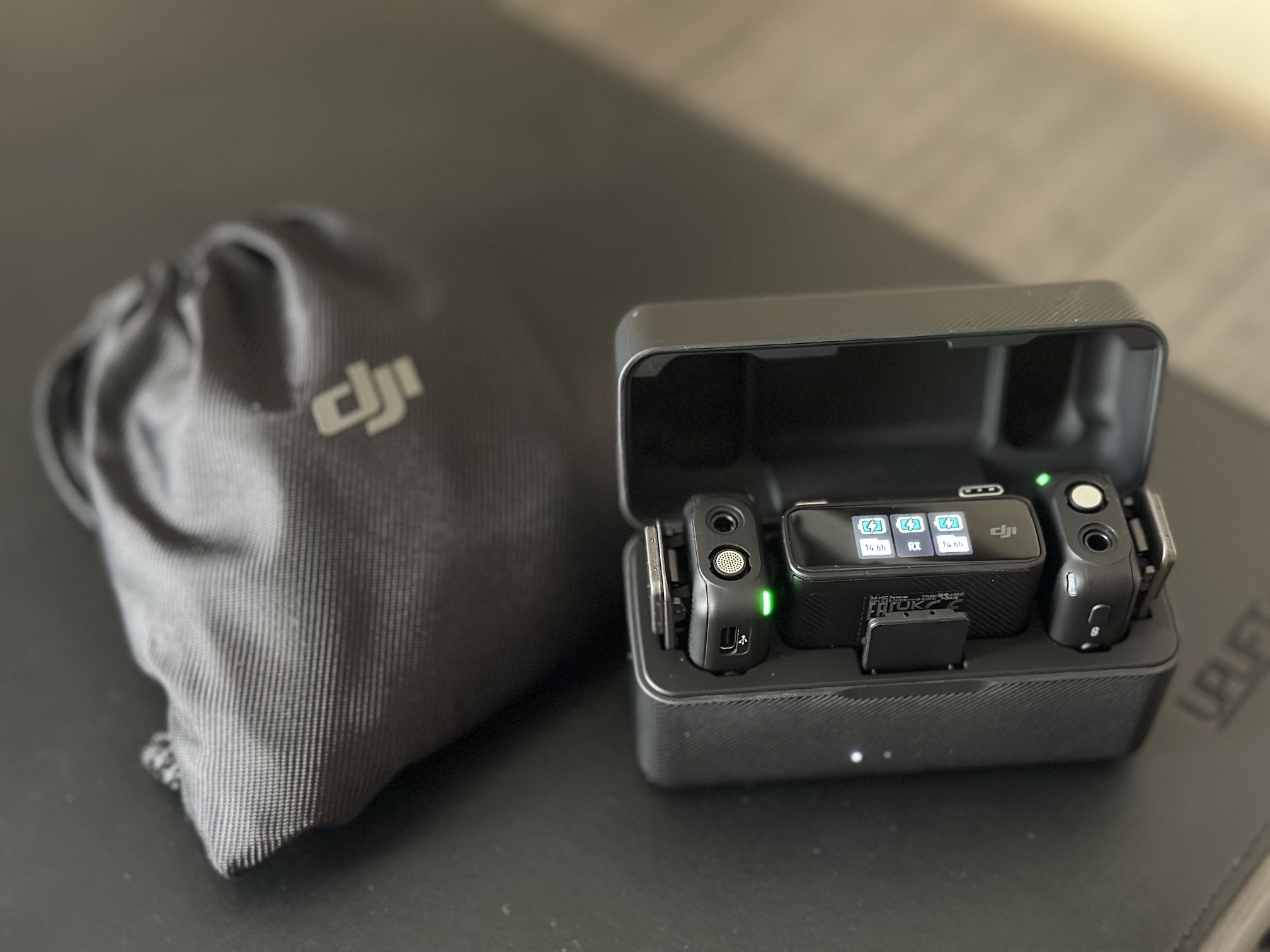 DJI Mic Dual-Transmitter Compact Digital Wireless Microphone System/Recorder for Camera & Smartphone (2.4 GHz)