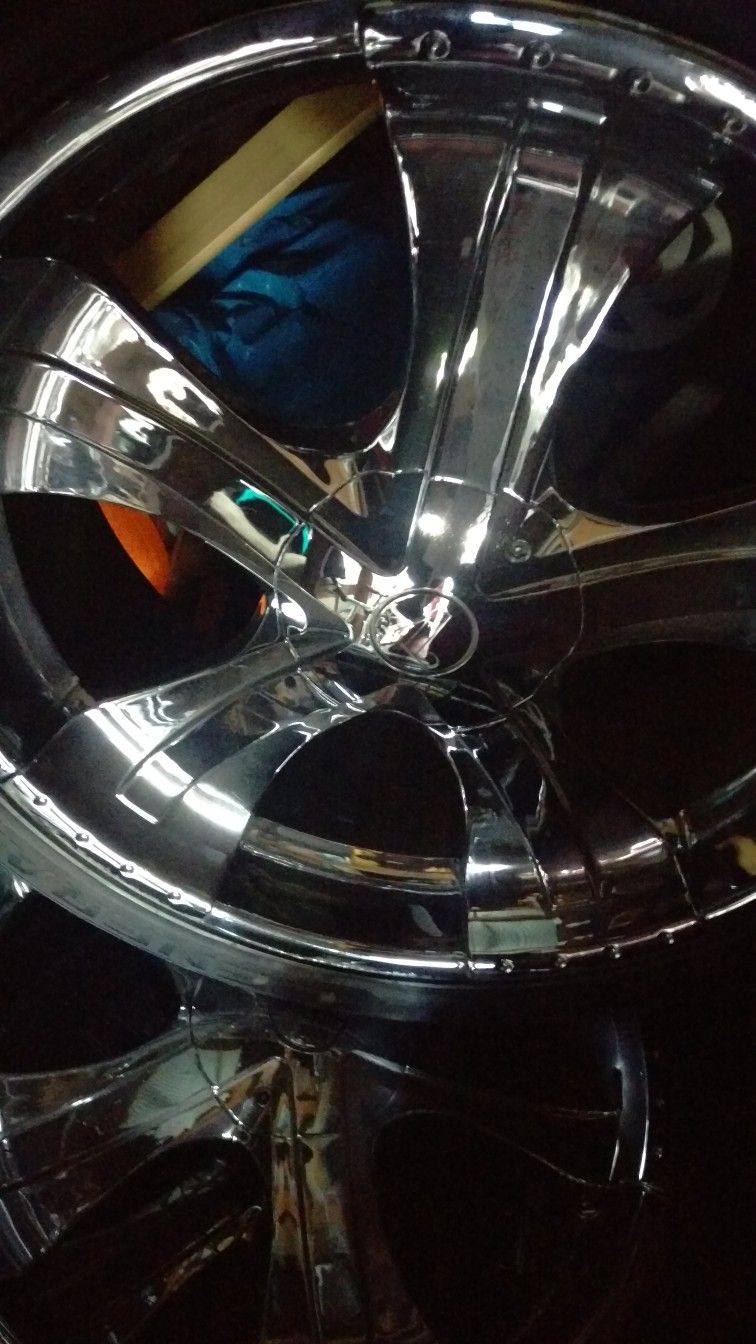 24 Inch Chrome 5 Lug
