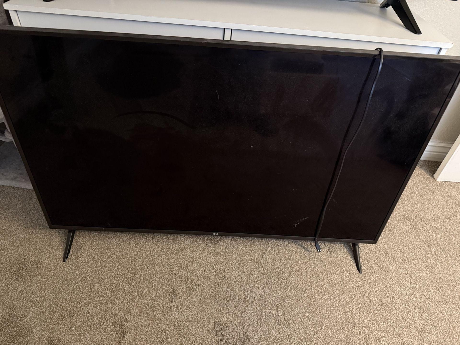 50” LG TV