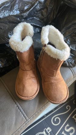 Girl's boots size 7 Michael kors