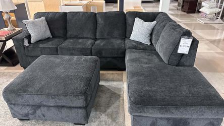 Olivia 🎉 brand new/ modern/luxury 🌼  Living Room Sectional with RAF chaise