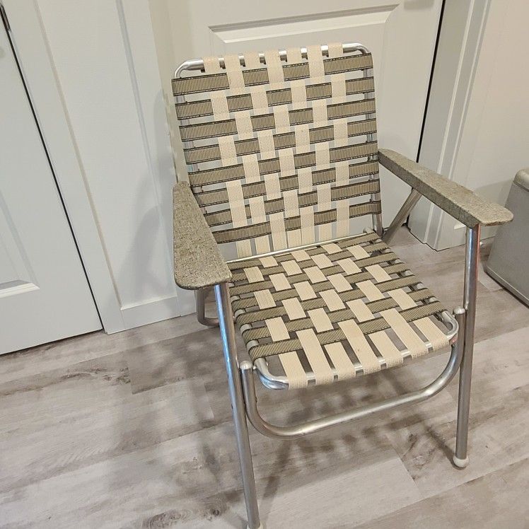 Vintage Nearly New Woven Aluminum Camping Chair